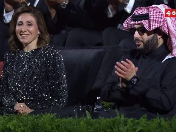 إصابة الكينغ وصلح الهضبة وعمرو مصطفى... أبرز لقطات أولى حفلات ليال سعودية مصرية (فيديو)